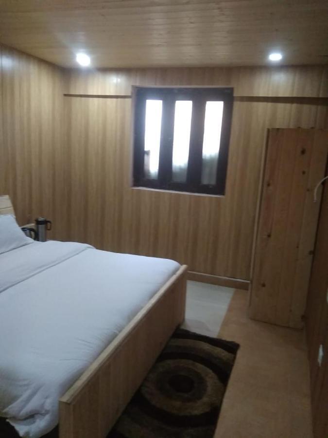 Hotel Charanpaduka Badrinathpuri Exterior foto