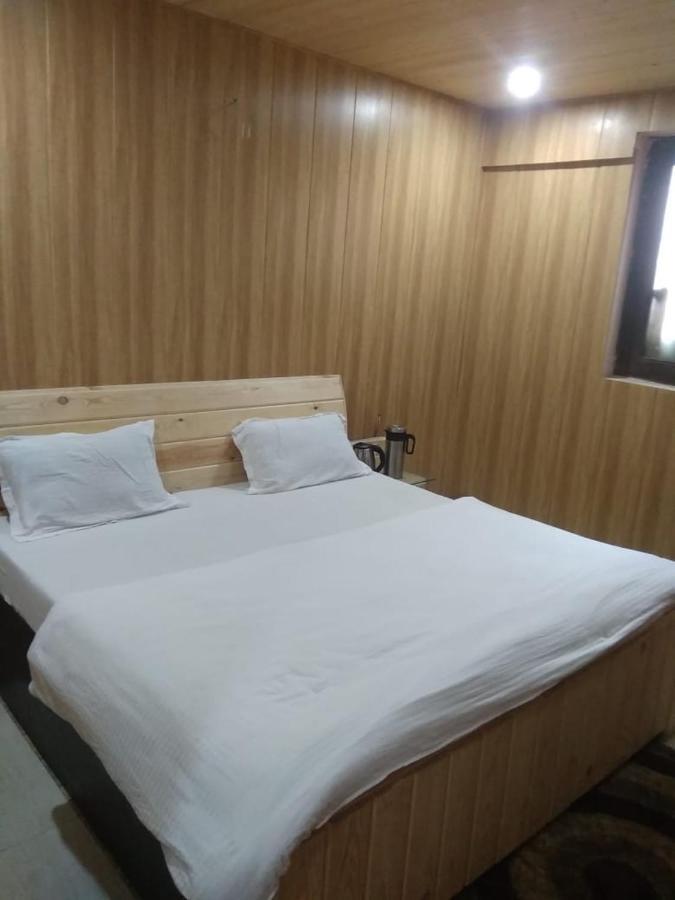 Hotel Charanpaduka Badrinathpuri Exterior foto